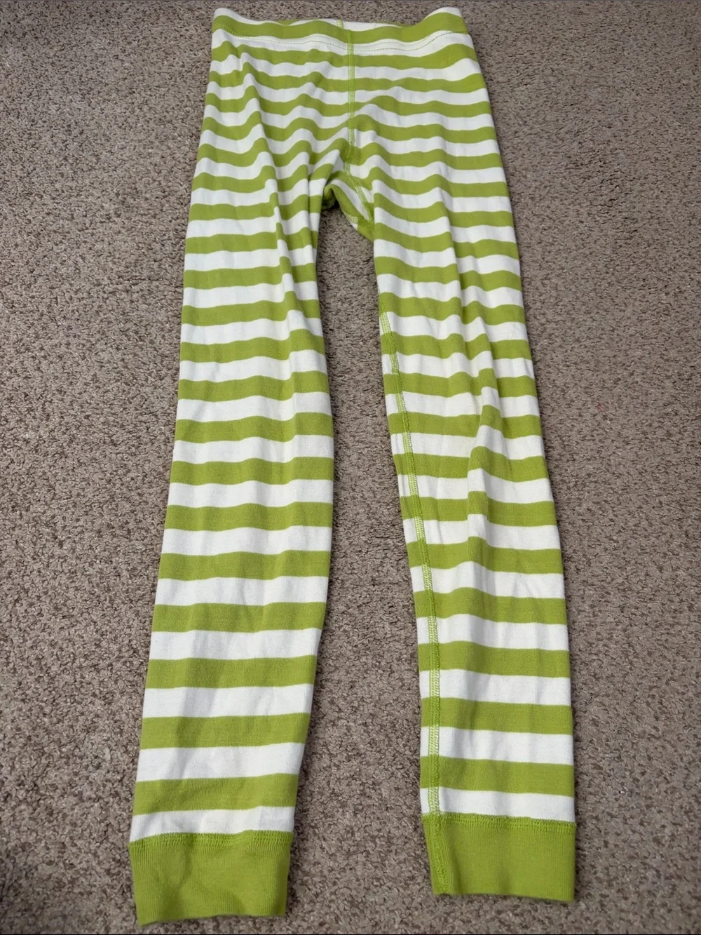 Hanna Andersson Grinch PJ set, 10